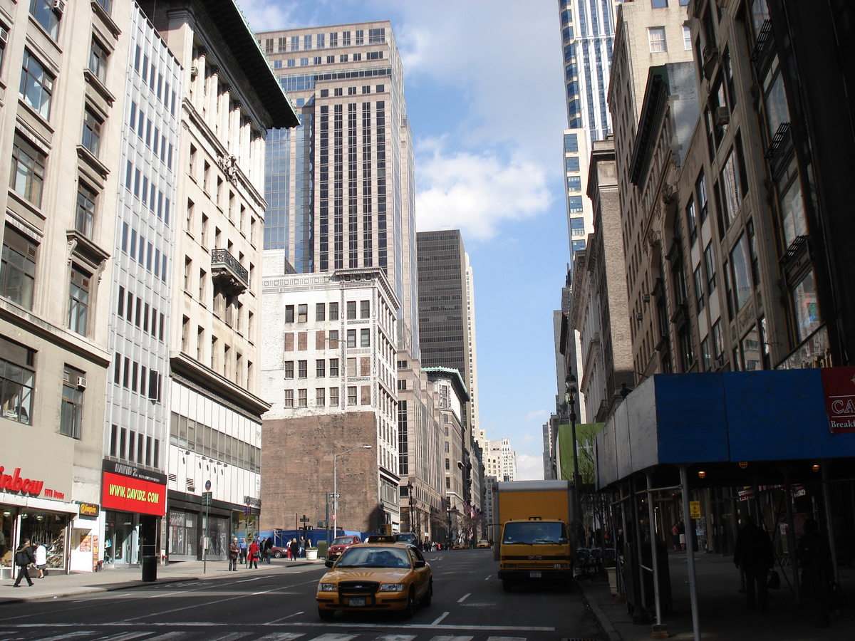 รูปถ่าย สหรัฐอเมริกา(United States) นิวยอร์ก(New York) ตามถนนฟิฟท์อเวนิว(down the 5th Avenue) 2006-03 86