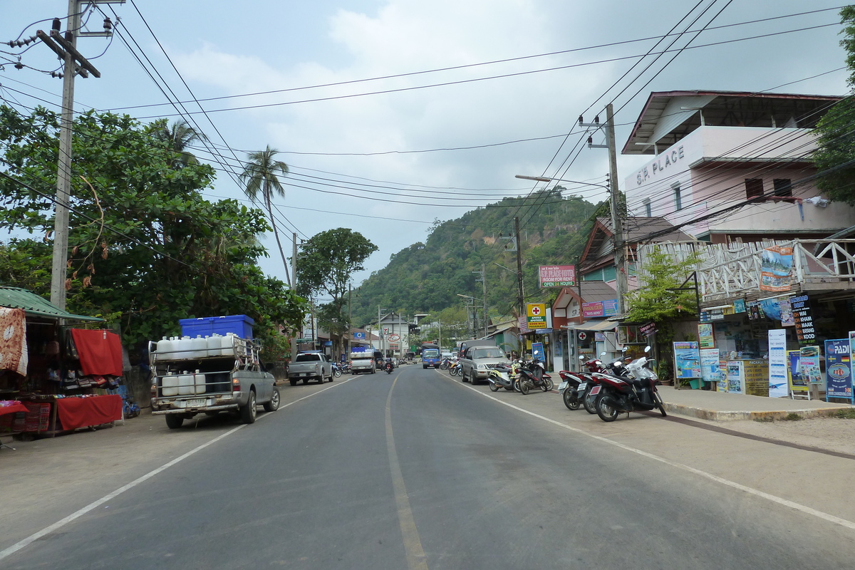 รูปถ่าย ไทย(Thailand) เกาะช้าง(Ko Chang) ถนนบนเกาะ(Island road) 2011-02 74