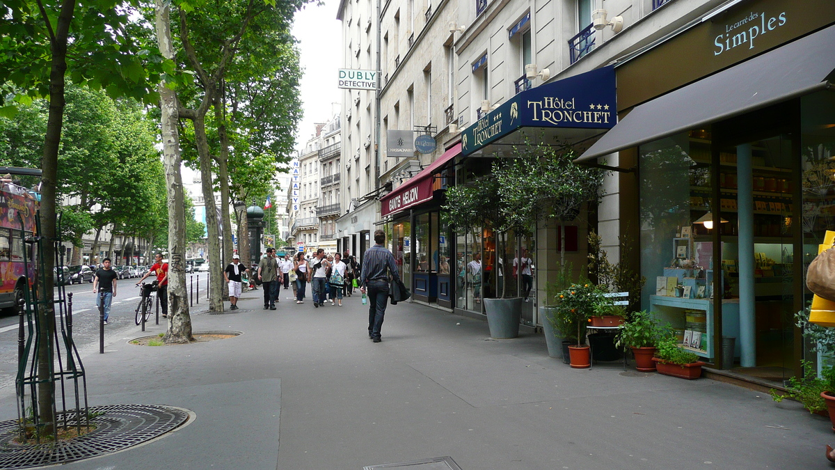 รูปถ่าย ฝรั่งเศส(France) ปารีส(Paris) คุ้มที่ 8(8th Arrondissement) ถนนทรงเช(Rue Tronchet) 2007-05 14