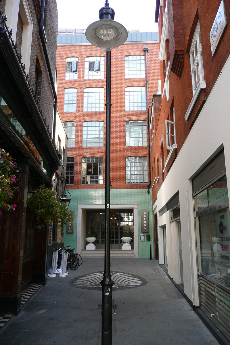 รูปถ่าย อังกฤษ(United Kingdom) ลอนดอน(London) ถนนวอร์ดอร์(Wardour Street) 2007-09 9