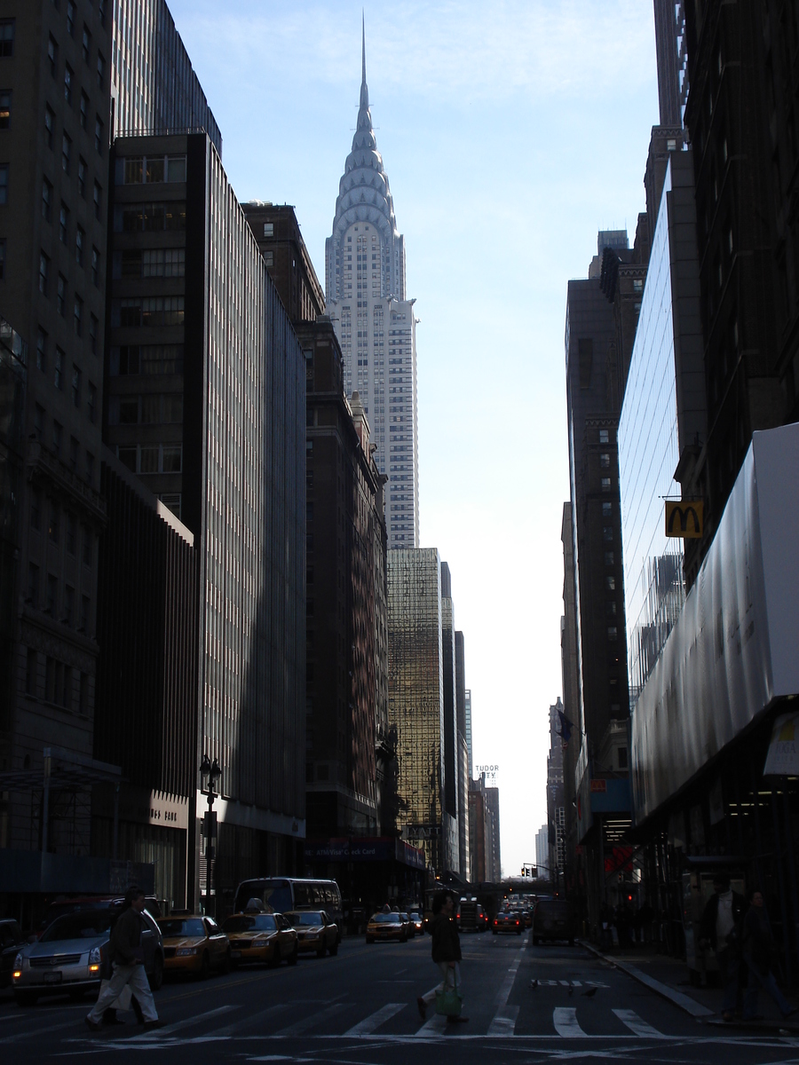 รูปถ่าย สหรัฐอเมริกา(United States) นิวยอร์ก(New York) ตามถนนฟิฟท์อเวนิว(down the 5th Avenue) 2006-03 12