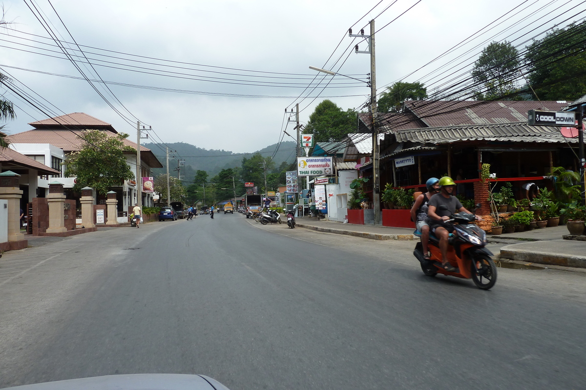 รูปถ่าย ไทย(Thailand) เกาะช้าง(Ko Chang) ถนนบนเกาะ(Island road) 2011-02 21