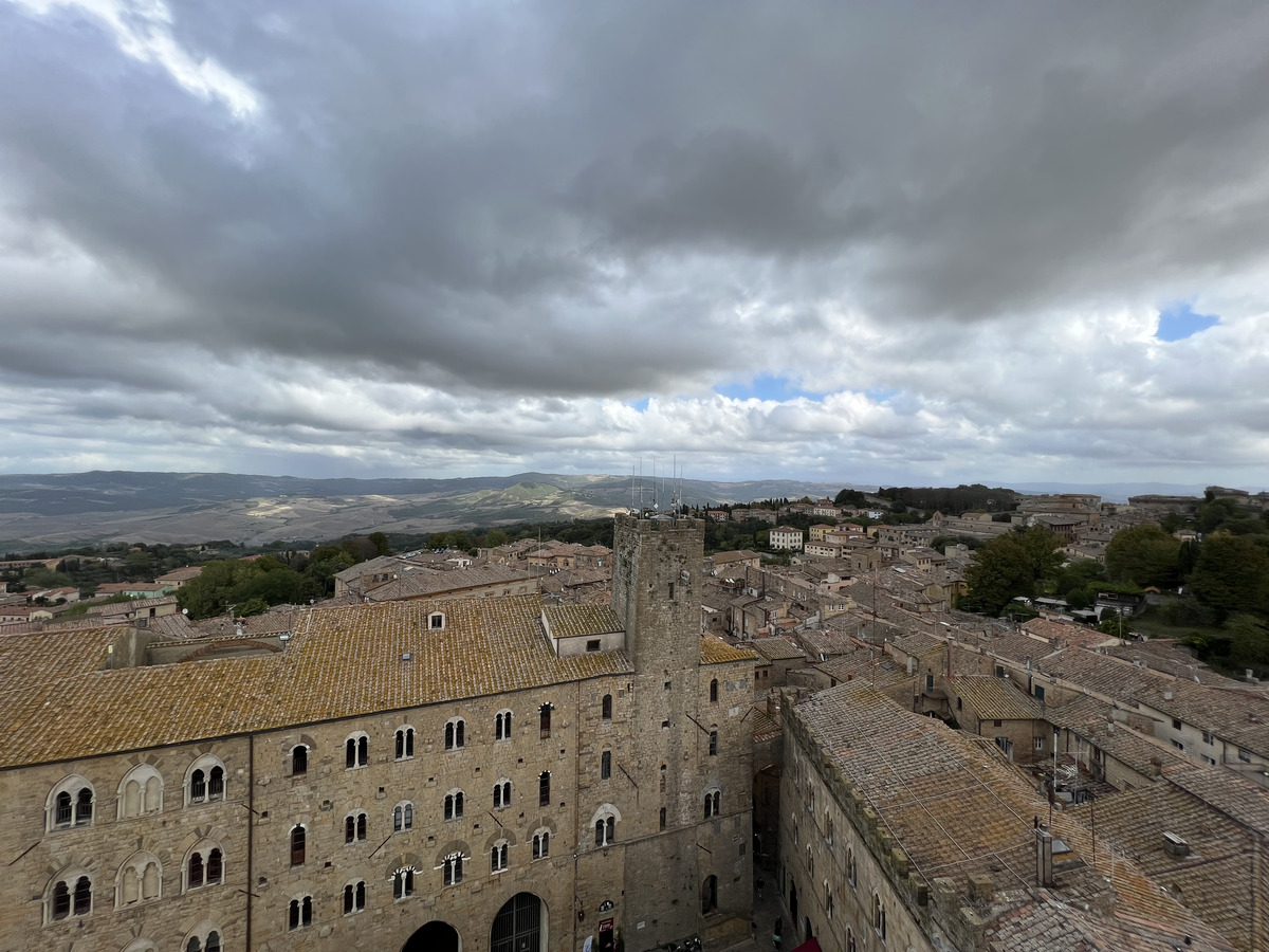 รูปถ่าย อิตาลี(Italy) วอลแตร์รา(Volterra) วังเดย์ปรีโอรี(Palazzo dei Priori) 2021-09 3