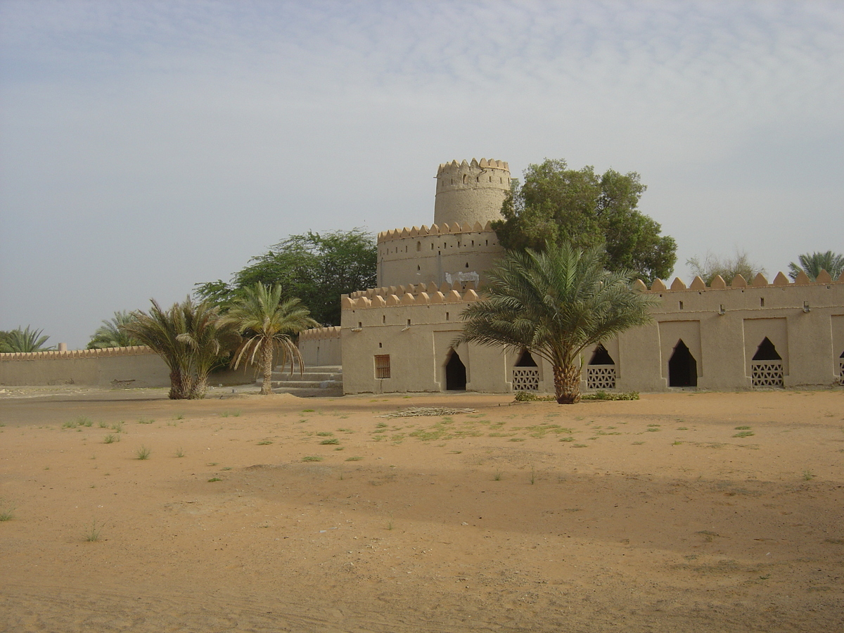 รูปถ่าย สหรัฐอาหรับเอมิเรตส์(United Arab Emirates) อาเลอิน(Al Ain) ป้อมจาลี(Jahli Fort) 2005-03 10