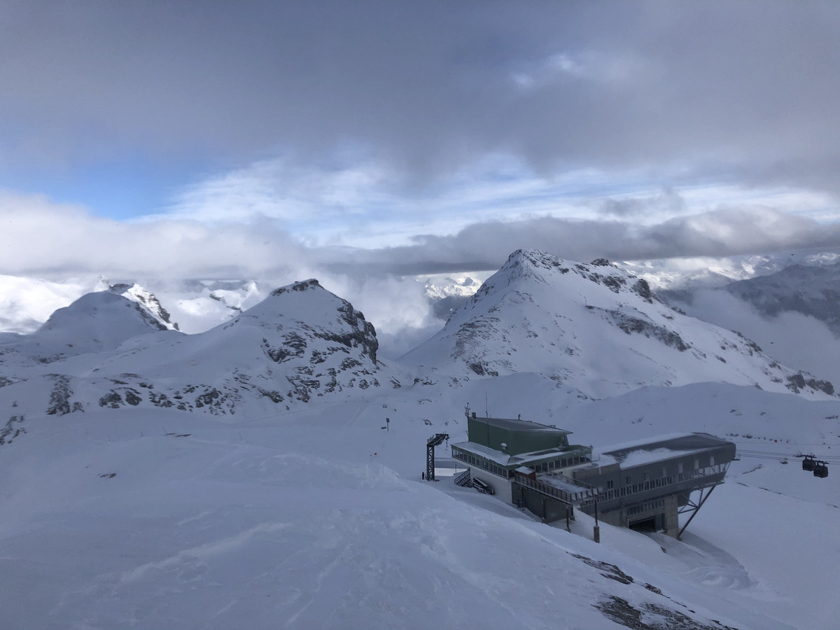 รูปถ่าย สวิสเซอร์แลนด์(Switzerland) ครองส์-มงตานา(Crans Montana) 2020-12 541