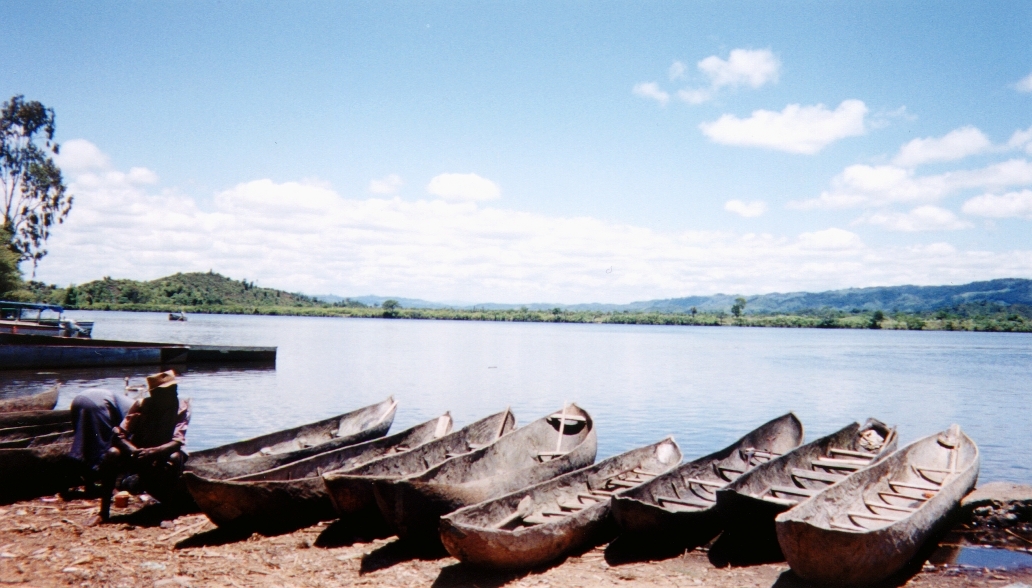 รูปถ่าย มาดากัสการ์(Madagascar) เกาะแซ็งต์-มารี(Sainte Marie) 1999-10 16
