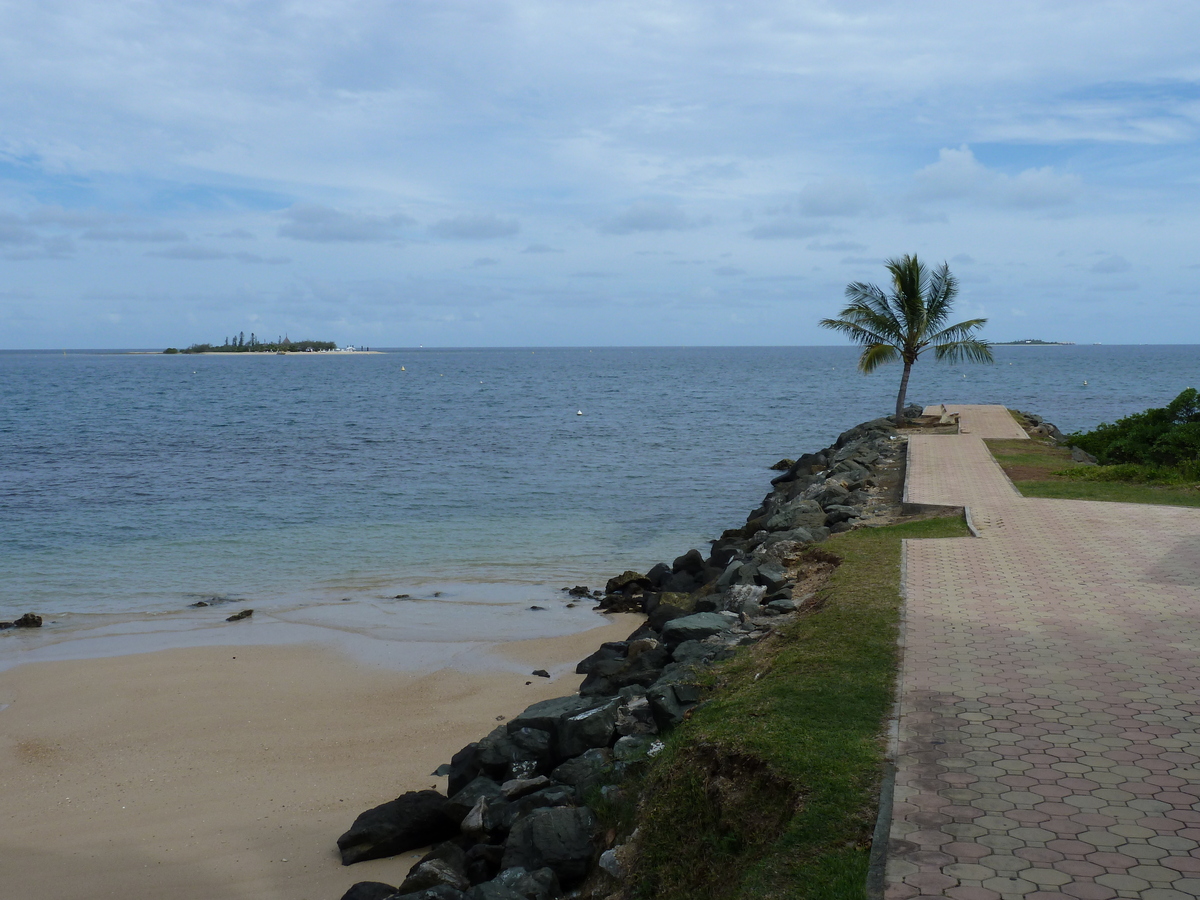 รูปถ่าย นิวแคลิโดเนีย(New Caledonia) นูเมอา(Noumea) อ่าวอ็องส์วาตา(Anse Vata) 2010-05 35