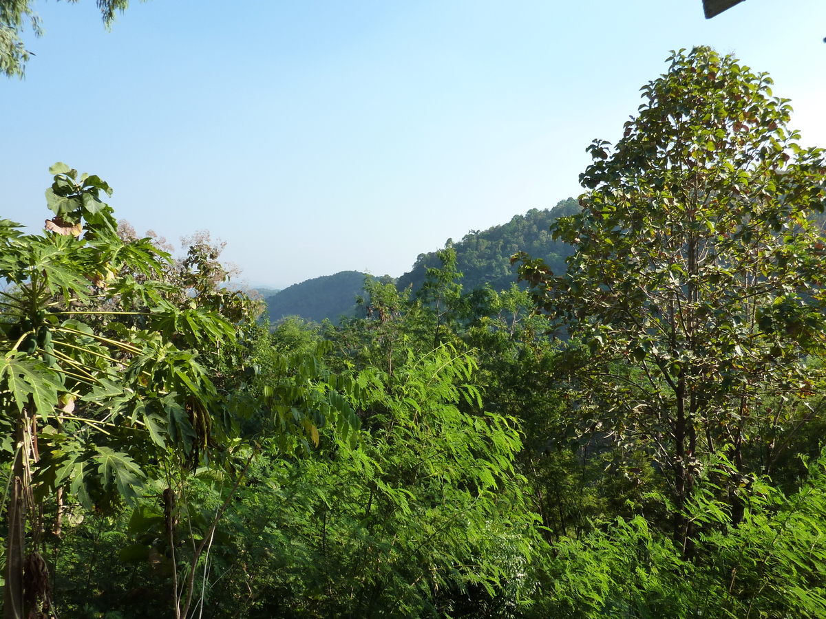 รูปถ่าย ไทย(Thailand) ถนนจากเชียงใหม่ไปพิษณุโลก(Chiang Mai to Phitsanulok road) 2009-12 2