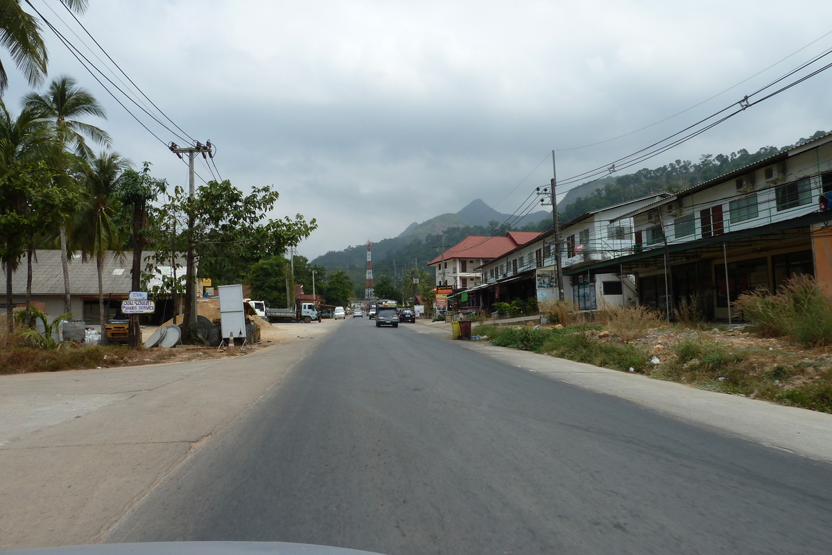 รูปถ่าย ไทย(Thailand) เกาะช้าง(Ko Chang) ถนนบนเกาะ(Island road) 2011-02 82