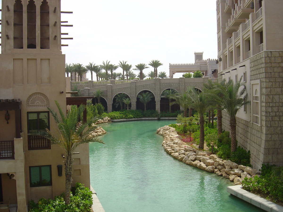 รูปถ่าย สหรัฐอาหรับเอมิเรตส์(United Arab Emirates) ดูไบ(Dubai) มะดีนัตจุมัยเราะห์(Medina Jumeirah) 2005-03 14