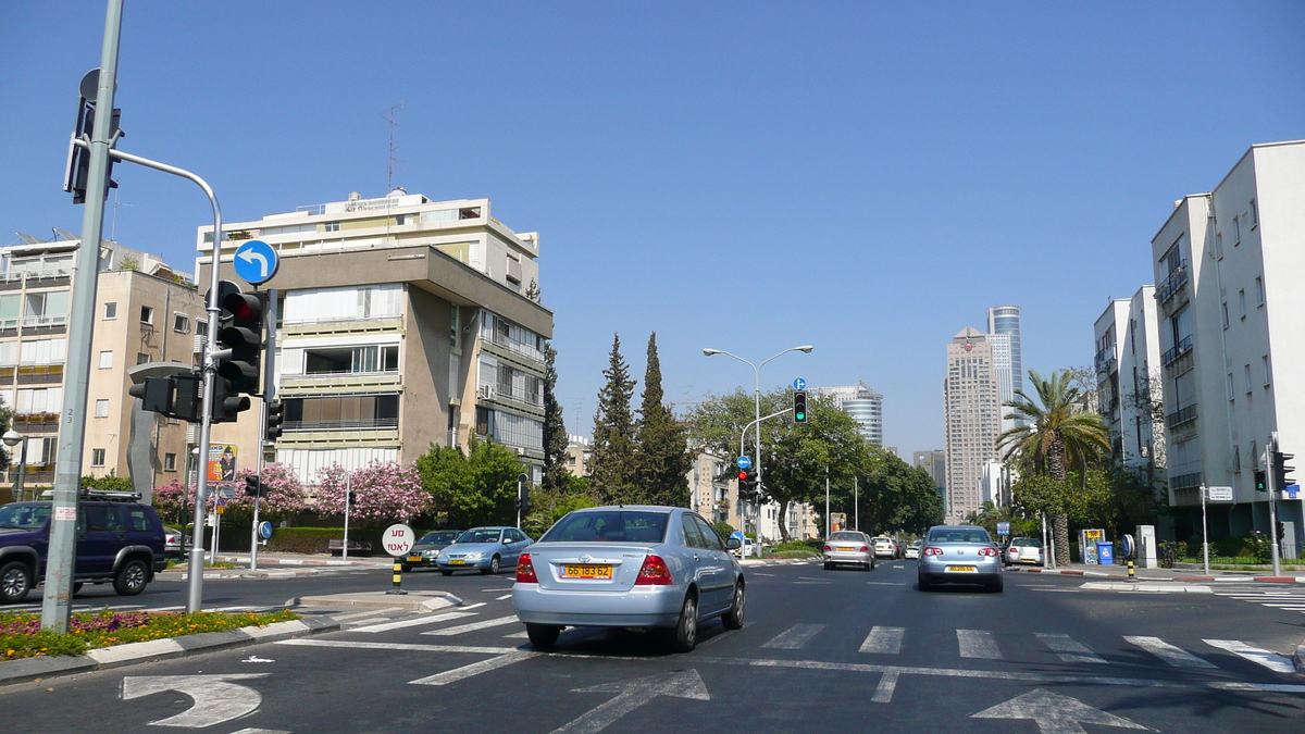 รูปถ่าย อิสราเอล(Israel) เทลอาวีฟ(Tel Aviv) ถนนจาบอตินสกี(Jabotinsky Street) 2007-06 8