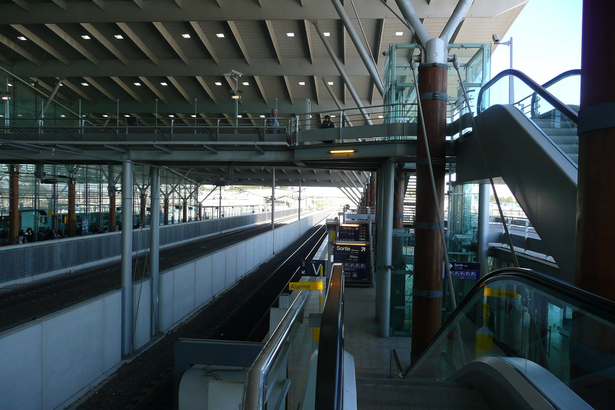รูปถ่าย ฝรั่งเศส(France) แอ็กซ์-อ็อง-โพรว็องส์(Aix en Provence) สถานีรถไฟ TGV(TGV Train Station) 2008-04 7