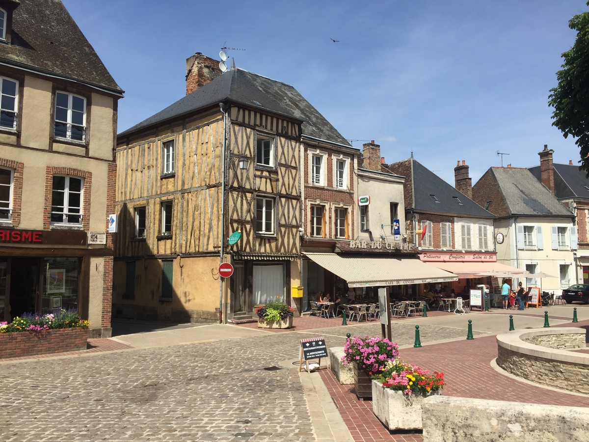 รูปถ่าย ฝรั่งเศส(France) แซ็งฟาร์โฌ(Saint-Fargeau) 2017-07 7