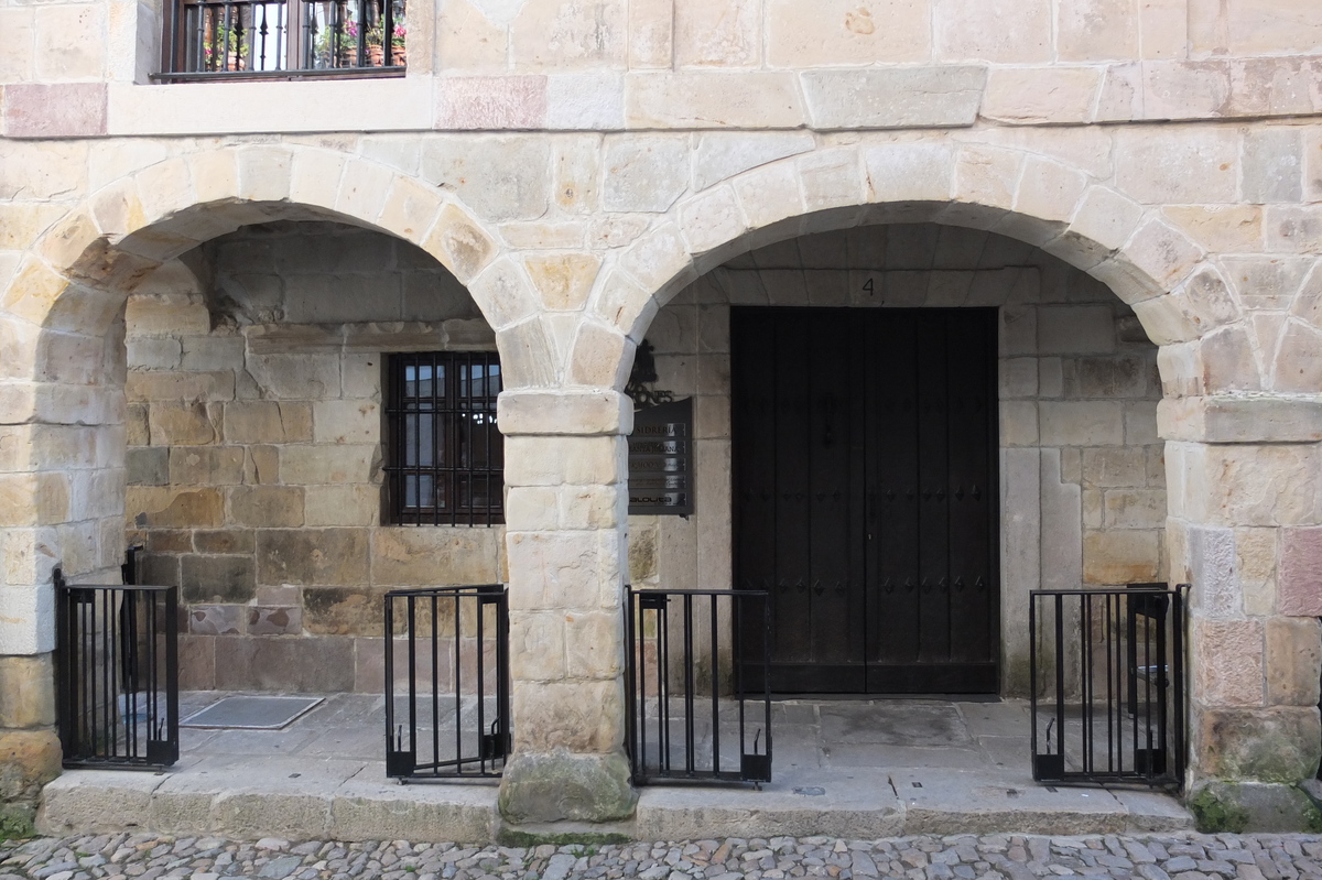 รูปถ่าย สเปน(Spain) ซันตีญานาเดลมาร์(Santillana del Mar) 2013-01 72