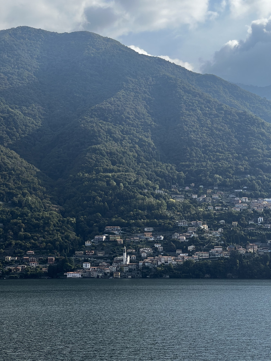 รูปถ่าย อิตาลี(Italy) ทะเลสาบโกโม(Lago di Como) 2023-10 10