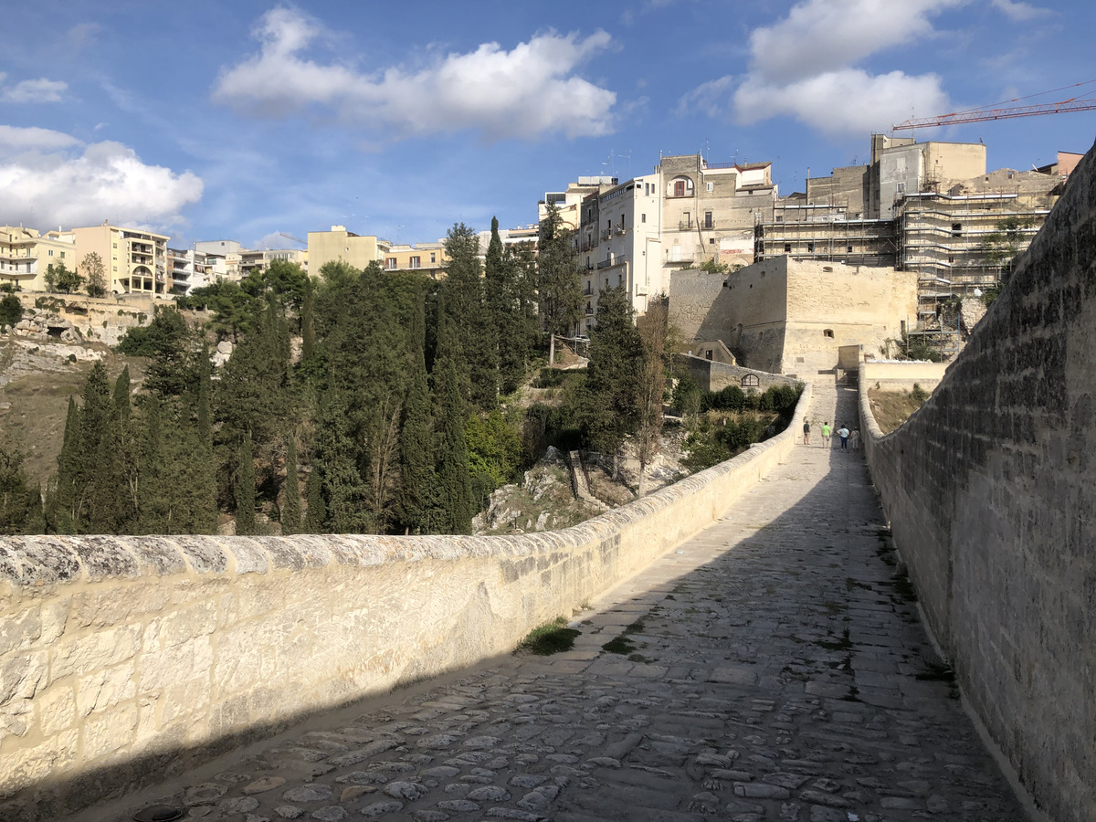 รูปถ่าย อิตาลี(Italy) กราวีนาอินปุลยา(Gravina in Puglia) 2024-09 25