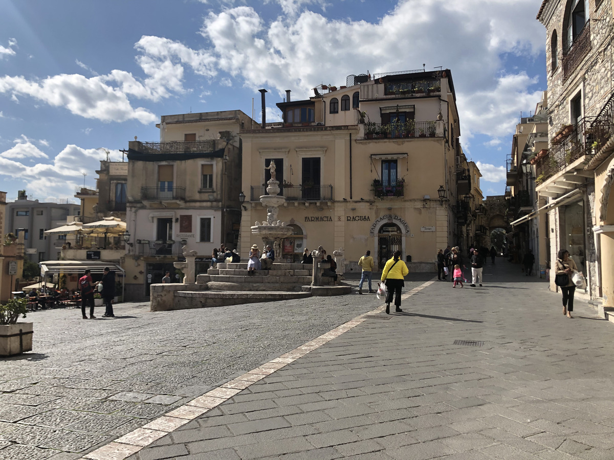 รูปถ่าย อิตาลี(Italy) ซิซิลี(Sicily) ตาออร์มีนา(Taormina) 2020-02 12