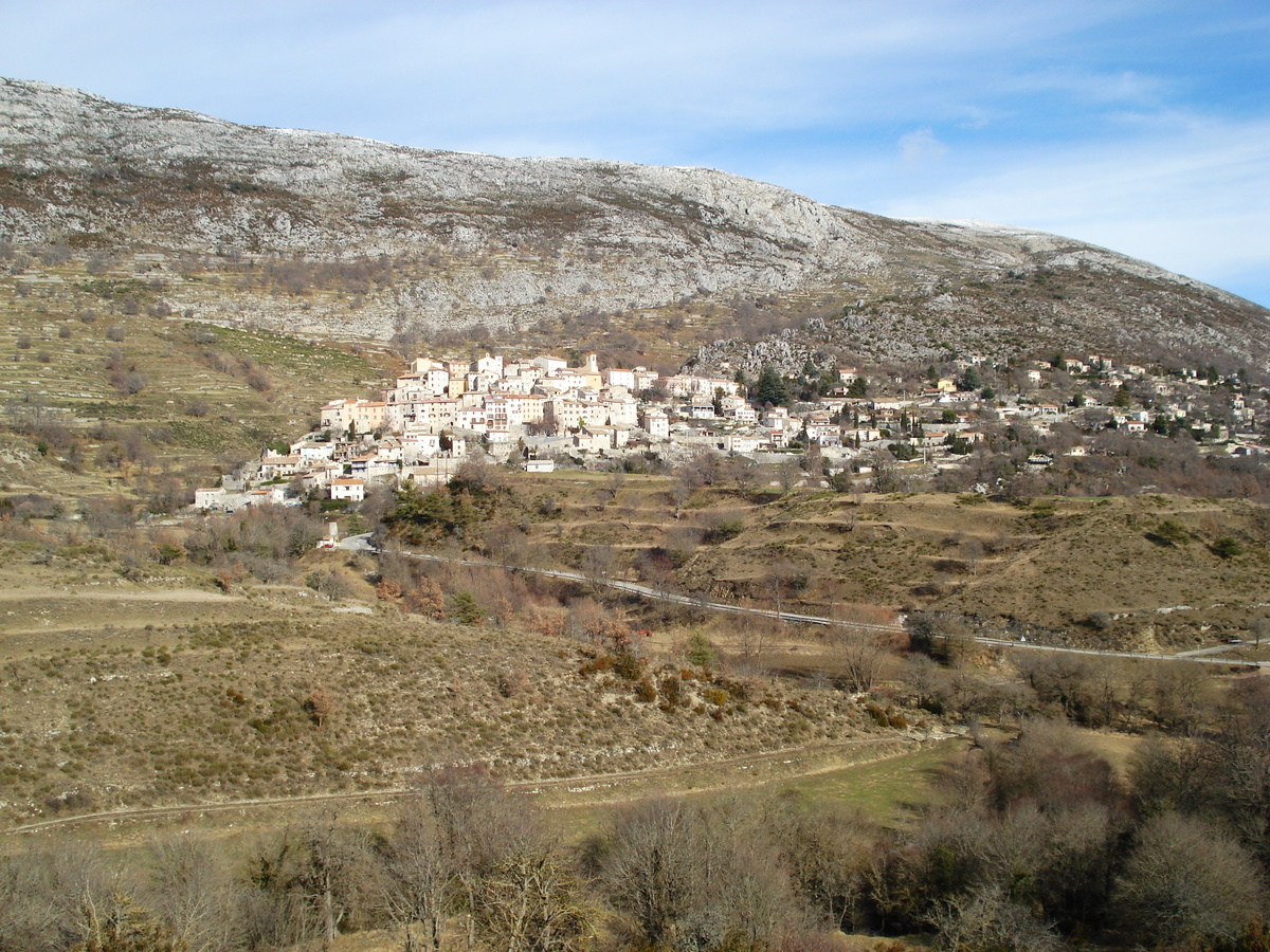 รูปถ่าย ฝรั่งเศส(France) ถนนจากกูร์เซกูลไปเกรโอลีแยร์-เล-เนจ(Coursegoule to Greolieres les neiges road) 2007-01 62