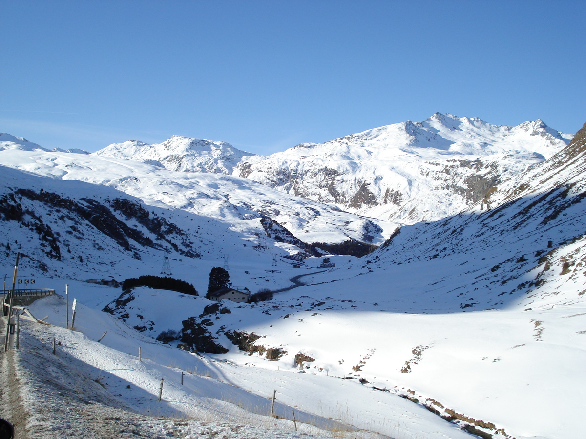 รูปถ่าย สวิสเซอร์แลนด์(Switzerland) ถนนจากคูร์ไปเซนต์มอริตซ์(Chur to St Moritz Road) 2007-01 25