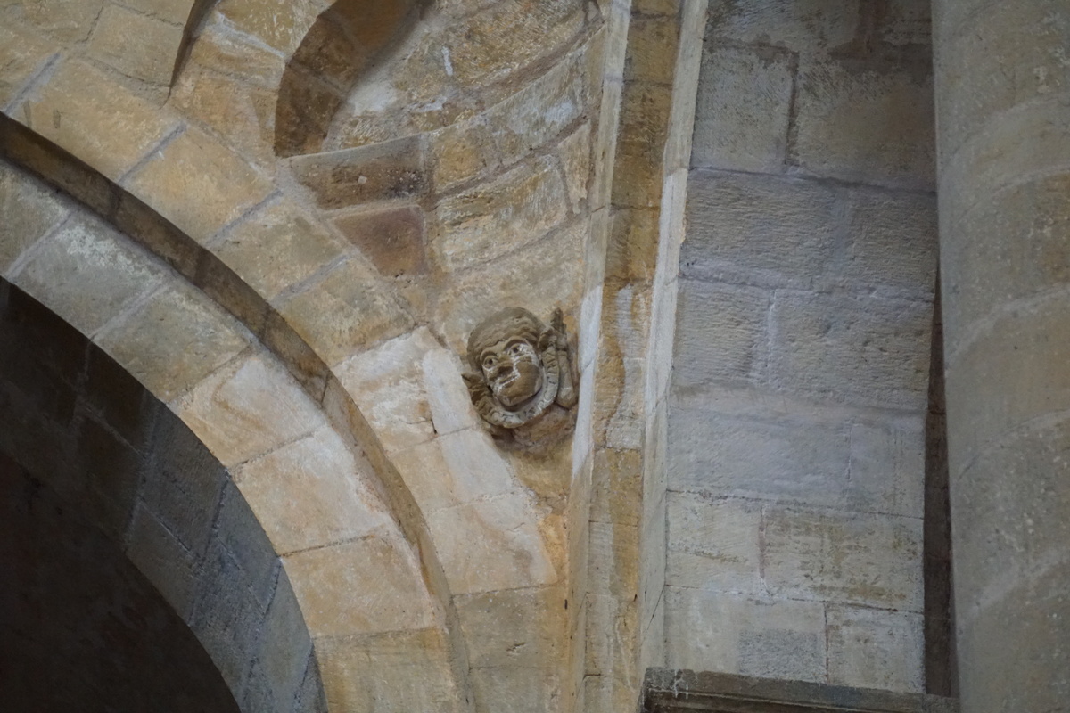 รูปถ่าย ฝรั่งเศส(France) กงก์(Conques) โบสถ์แซ็งต์-ฟัว เดอ กงก์(Abbatiale Sainte-Foy de Conques) 2018-04 27