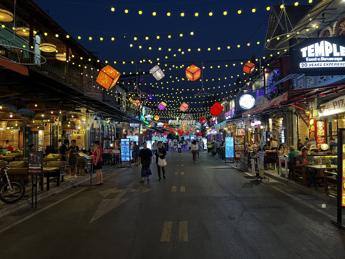 รูปถ่าย กัมพูชา(Cambodia) เสียมราฐ(Siem Reap) ถนนผับสตรีท(Pub Street) 2023-01 12