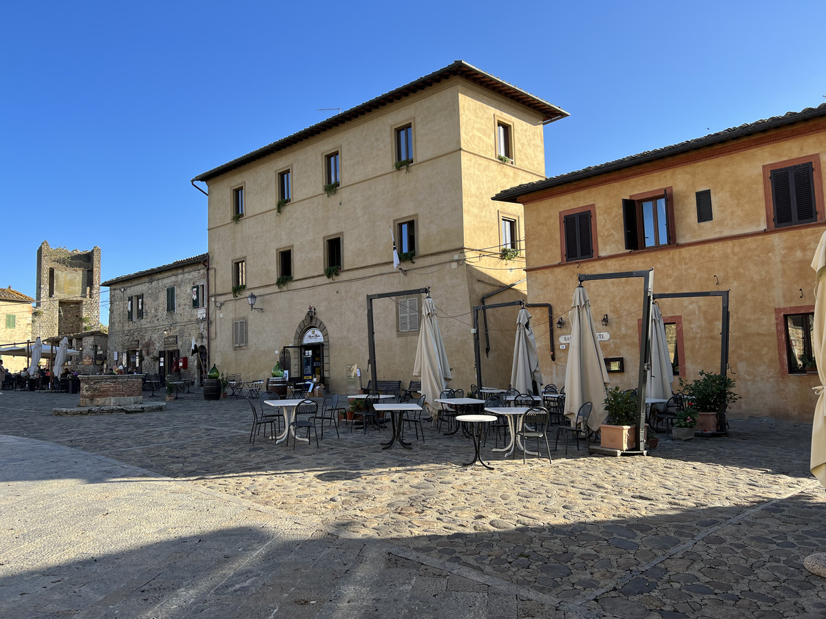รูปถ่าย อิตาลี(Italy) มงเตอร์ริกกิโอนี(Monteriggioni) 2021-09 28