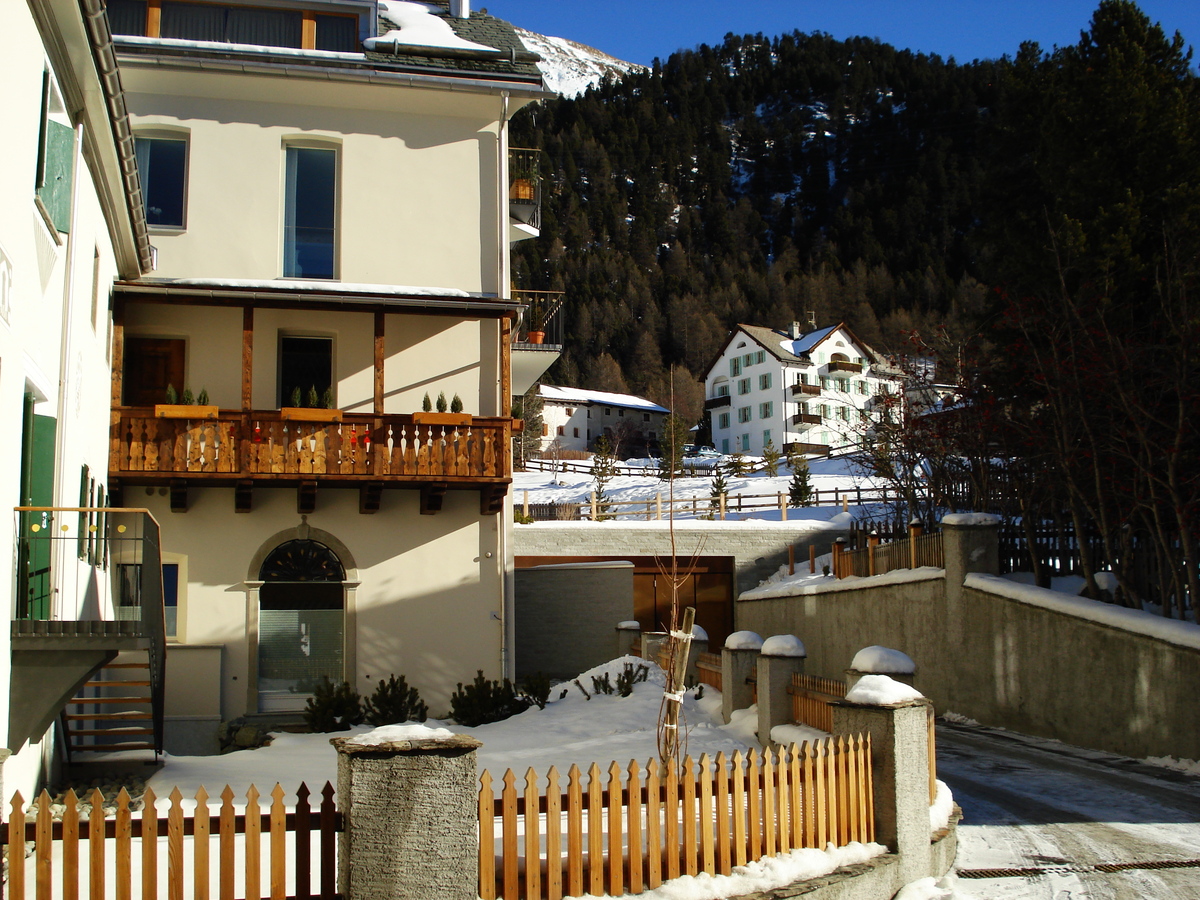 รูปถ่าย สวิสเซอร์แลนด์(Switzerland) ปองเทรซีน่า(Pontresina) 2007-01 51