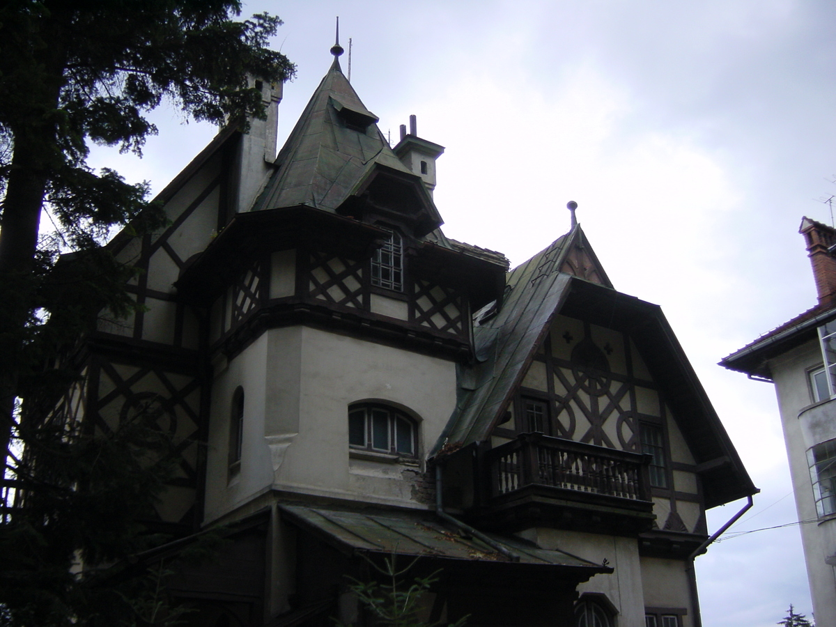 รูปถ่าย โรมาเนีย(Romania) สินายา(Sinaia) 2003-10 3