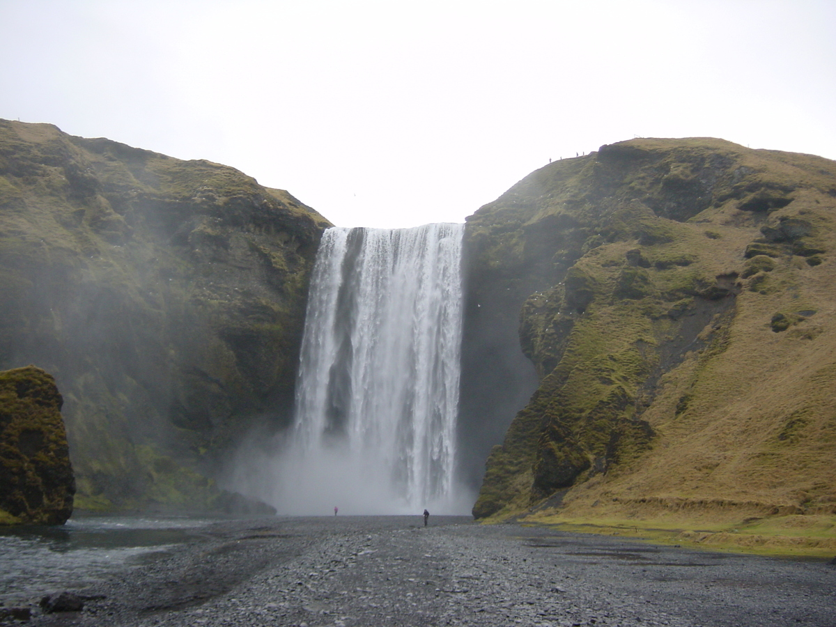 รูปถ่าย ไอซ์แลนด์(Iceland) สโคกาฟอส(Skogafoss) 2003-03 10