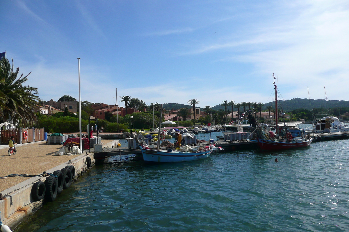 รูปถ่าย ฝรั่งเศส(France) เกาะปอร์เกอรอล(Porquerolles Island) ท่าเรือปอร์เกอรอล(Porquerolles harbour) 2008-05 0
