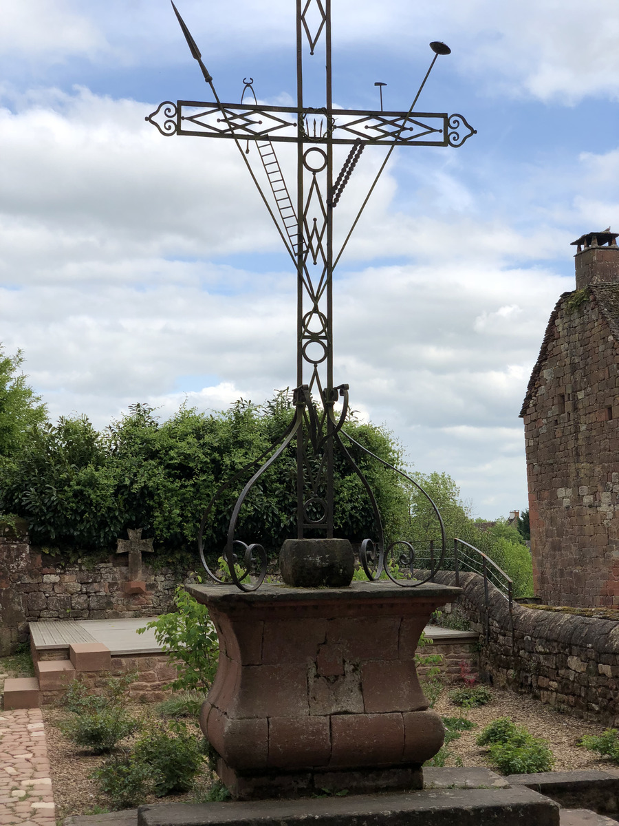 รูปถ่าย ฝรั่งเศส(France) กอลงฌ์-ลา-รูฌ(Collonges la Rouge) 2018-04 10