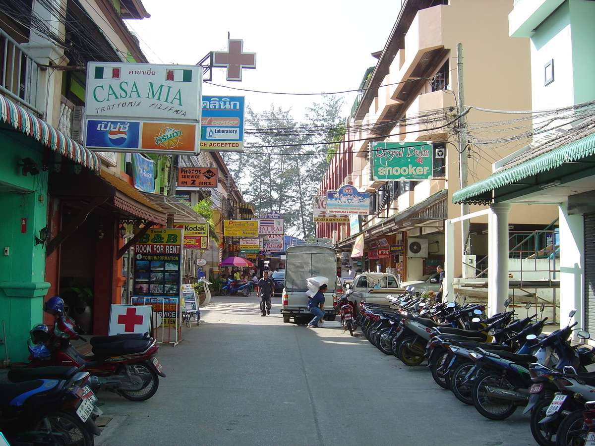 รูปถ่าย ไทย(Thailand) ภูเก็ต(Phuket) ป่าตอง(Patong) ซอยเก็บทรัพย์(Soi Kepsup) 2005-12 0