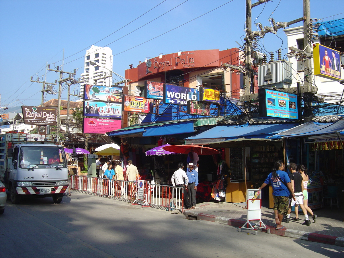 รูปถ่าย ไทย(Thailand) ภูเก็ต(Phuket) ป่าตอง(Patong) ถนนเลียบชายหาด(Beach Road) 2005-12 1