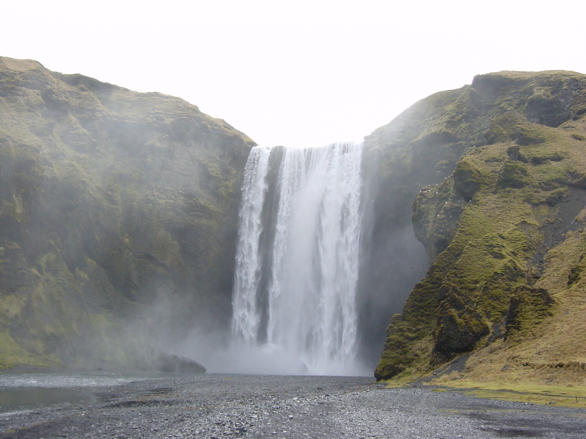 รูปถ่าย ไอซ์แลนด์(Iceland) สโคกาฟอส(Skogafoss) 2003-03 15