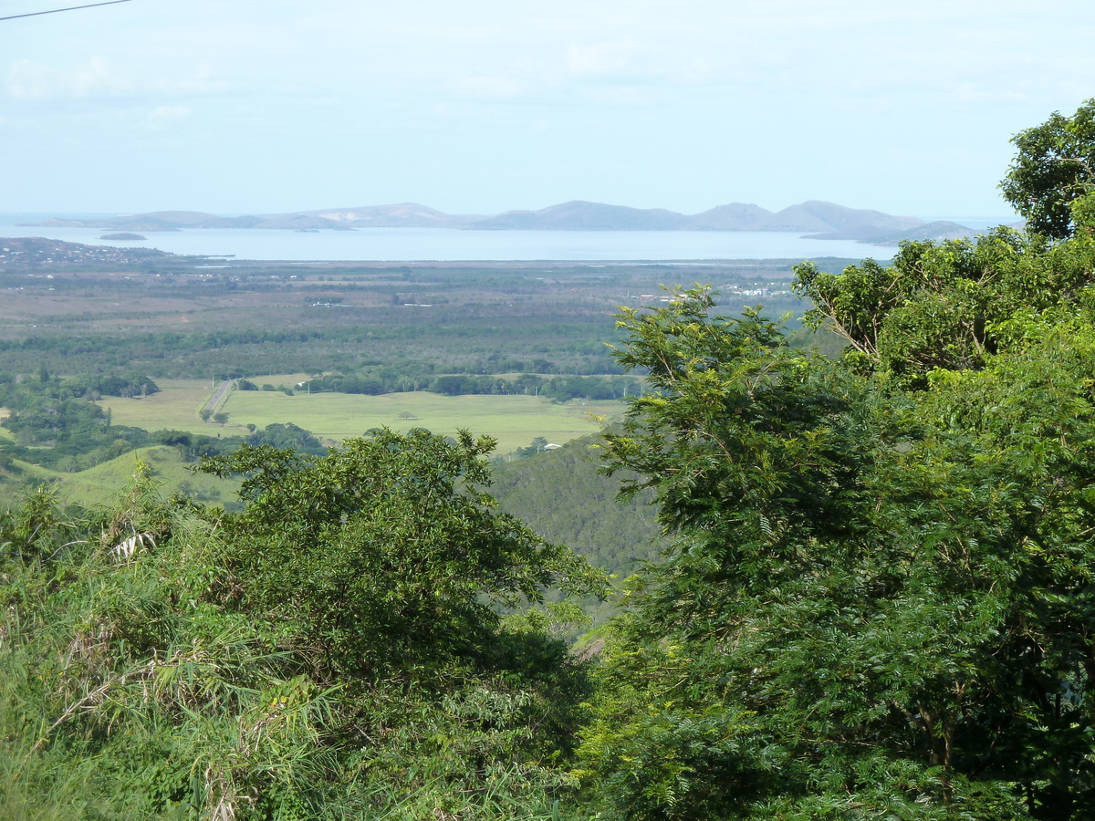 รูปถ่าย นิวแคลิโดเนีย(New Caledonia) ถนนจากตงตูตาไปทีโอ(Tontouta to Thio road) 2010-05 64