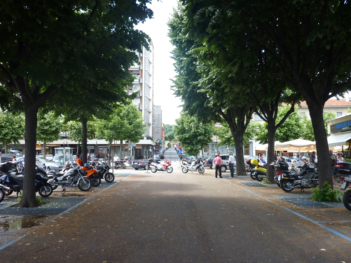 รูปถ่าย อิตาลี(Italy) อาโรนา(Arona) 2009-06 23