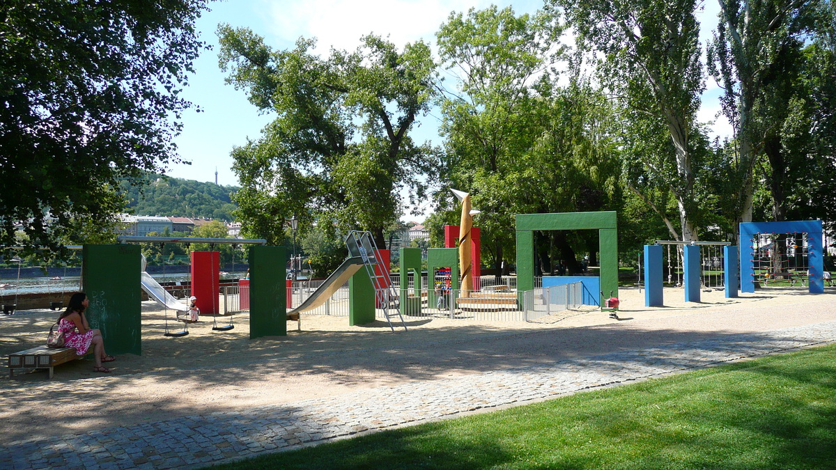 รูปถ่าย สาธารณรัฐเช็ก(Czech Republic) ปราก(Prague) สวนโซฟีน(Zofin Garden) 2007-07 39