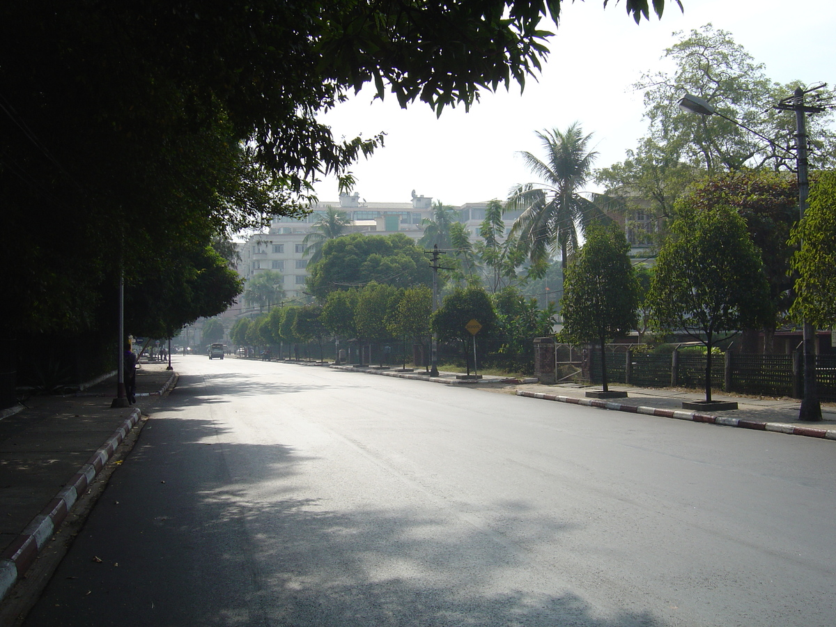 รูปถ่าย พม่า(Myanmar) ย่างกุ้ง(Yangon) 2005-01 172