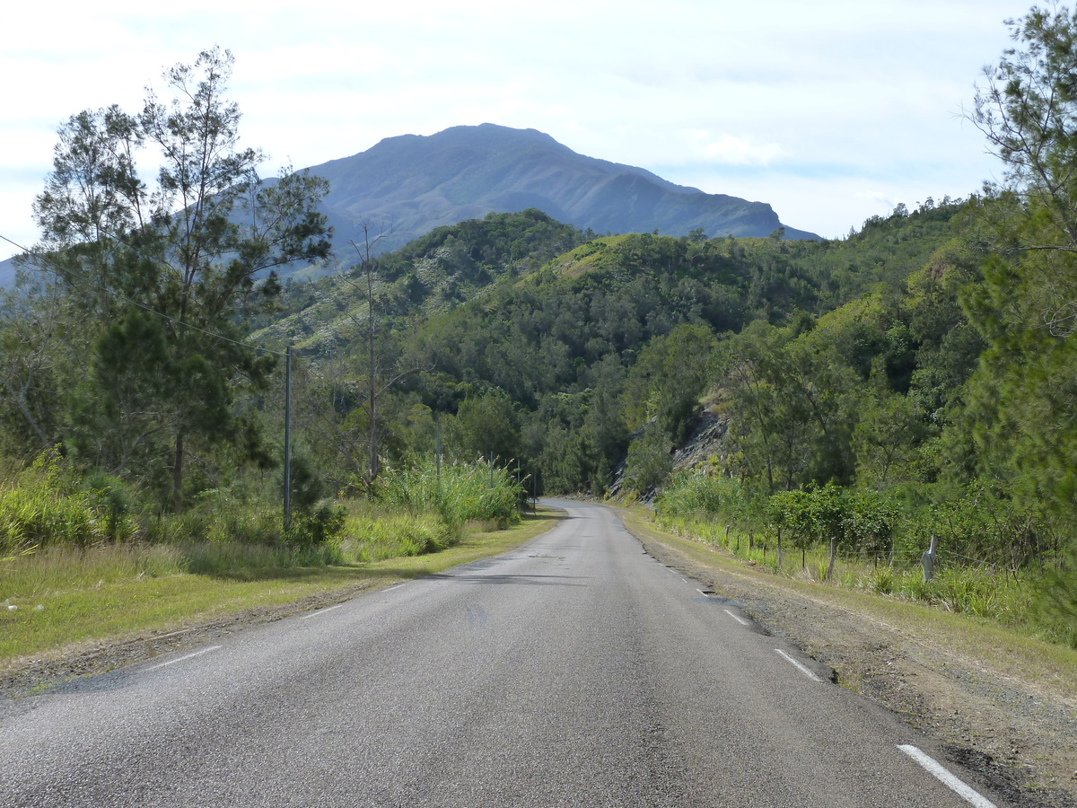 รูปถ่าย นิวแคลิโดเนีย(New Caledonia) ถนนจากตงตูตาไปทีโอ(Tontouta to Thio road) 2010-05 72