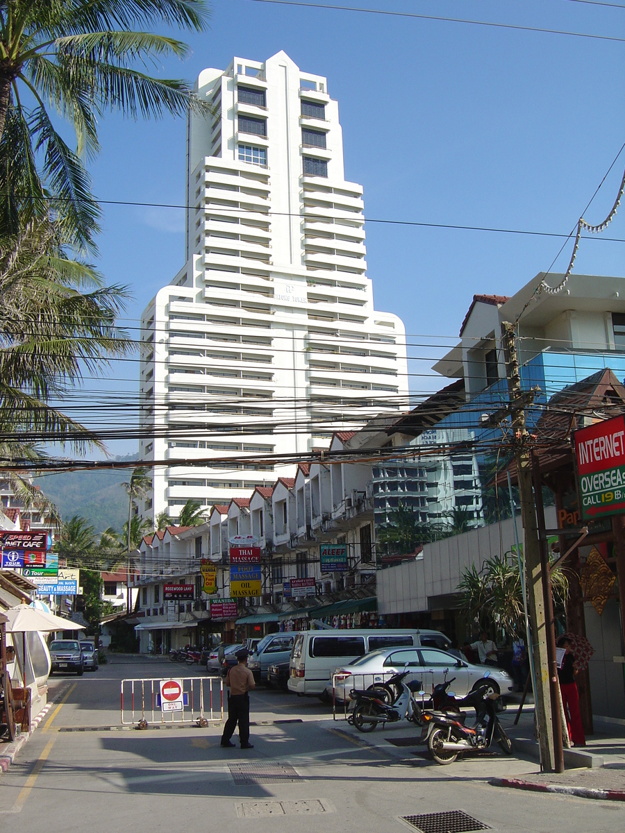 รูปถ่าย ไทย(Thailand) ภูเก็ต(Phuket) ป่าตอง(Patong) ถนนเลียบชายหาด(Beach Road) 2005-12 12