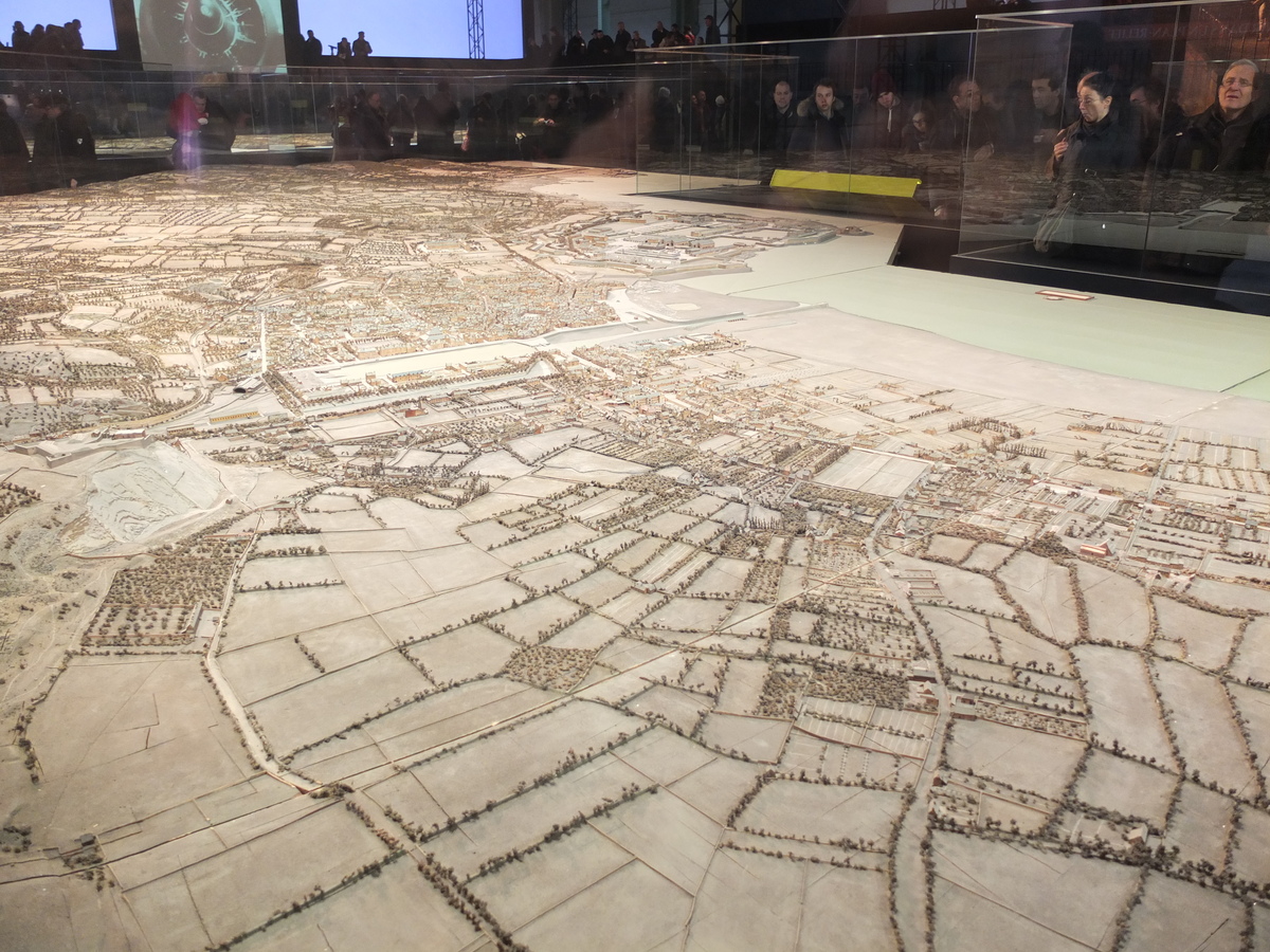 รูปถ่าย ฝรั่งเศส(France) ปารีส(Paris) กร็องปาเล(Grand Palais) 2012-01 189