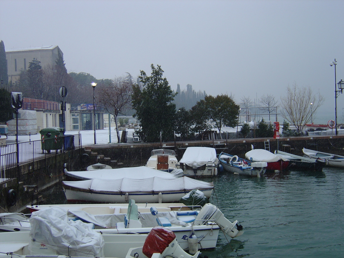 รูปถ่าย อิตาลี(Italy) เดเซนซาโนเดลการ์ดา(Desenzano del Garda) 2005-03 3