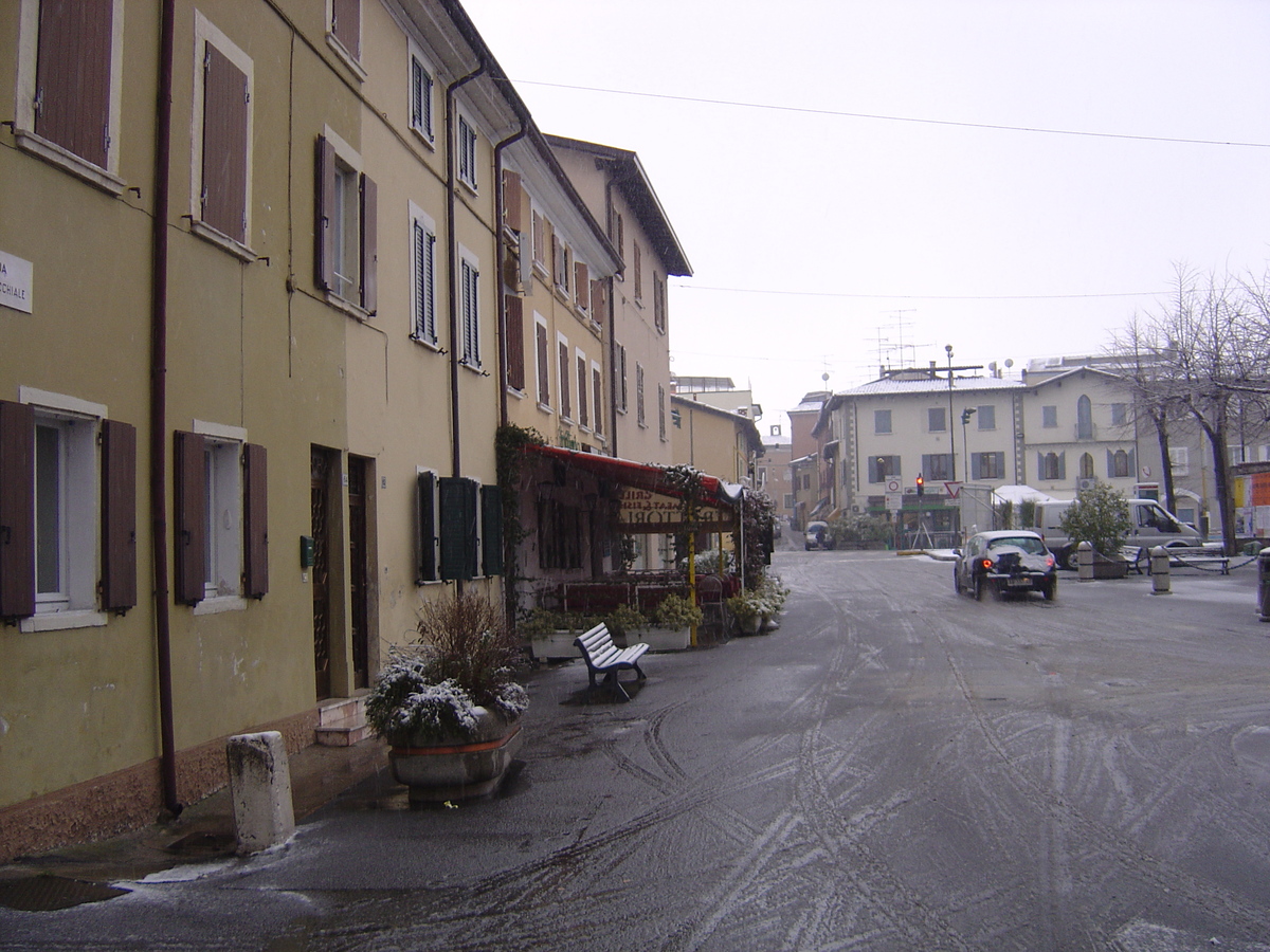 รูปถ่าย อิตาลี(Italy) เดเซนซาโนเดลการ์ดา(Desenzano del Garda) 2005-03 7