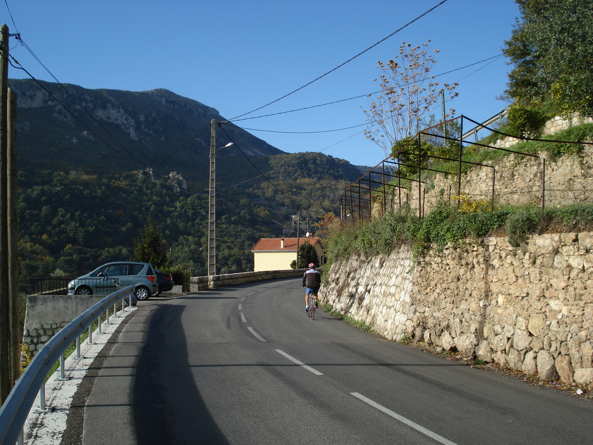 รูปถ่าย ฝรั่งเศส(France) เฟรนช์ริวิเอรา(French Riviera) ถนนจากวองซ์ไปแซ็ง-ฌาเน(Vence to St. Jeannet Road) 2006-12 30