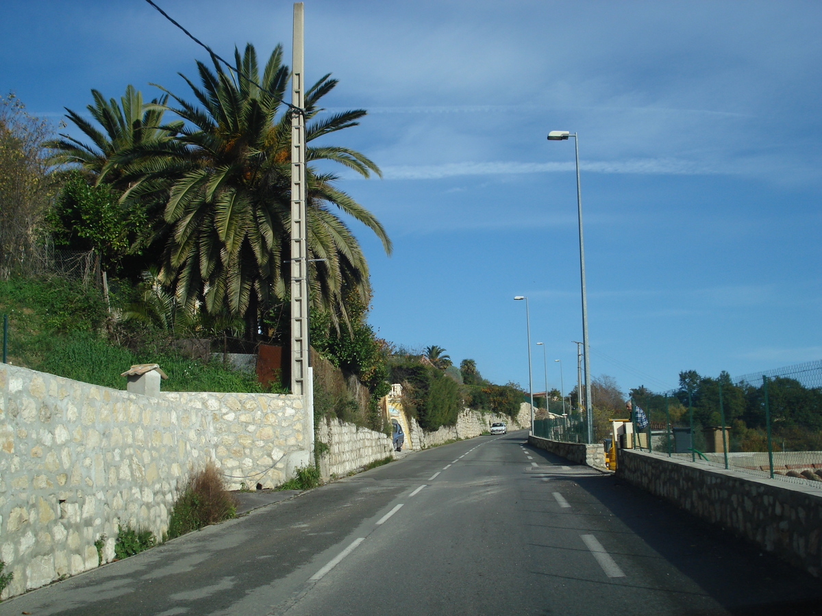 รูปถ่าย ฝรั่งเศส(France) เฟรนช์ริวิเอรา(French Riviera) ถนนจากวองซ์ไปแซ็ง-ฌาเน(Vence to St. Jeannet Road) 2006-12 13