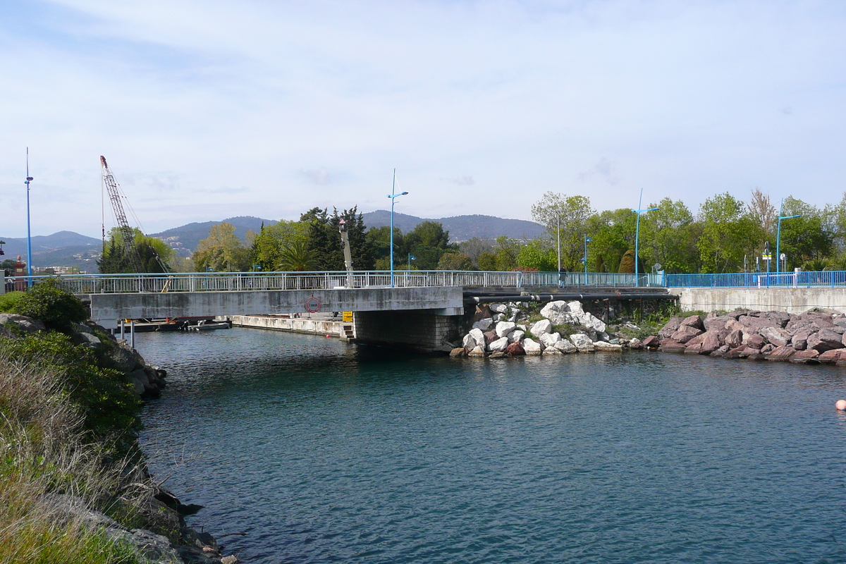 รูปถ่าย ฝรั่งเศส(France) ลานาปูล(La Napoule) ท่าเรือลานาปูล(Port La Napoule) 2008-03 40