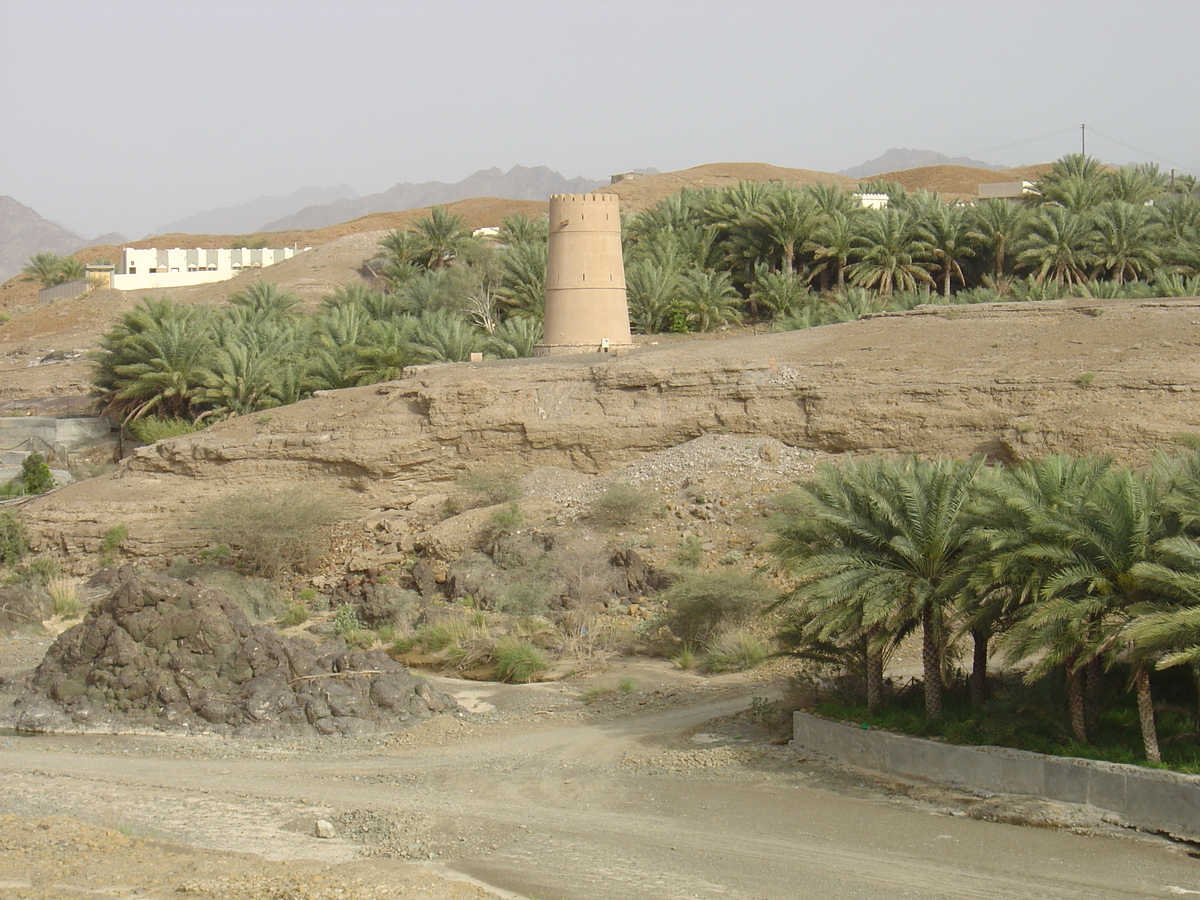 รูปถ่าย โอมาน(Oman) จากบูไรมิไปถนนโซฮาร์(Buraimi to Sohar road) 2005-03 5