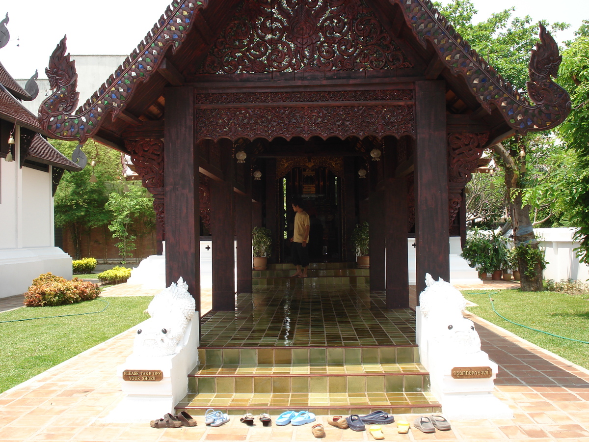 รูปถ่าย ไทย(Thailand) เชียงใหม่(Chiang Mai) ข้างในคุเมืองเชียงใหม่(Inside Canal) วัดเจดีย์หลวงวรวิหาร(Wat Chediluang Varaviharn temple) 2006-04 21
