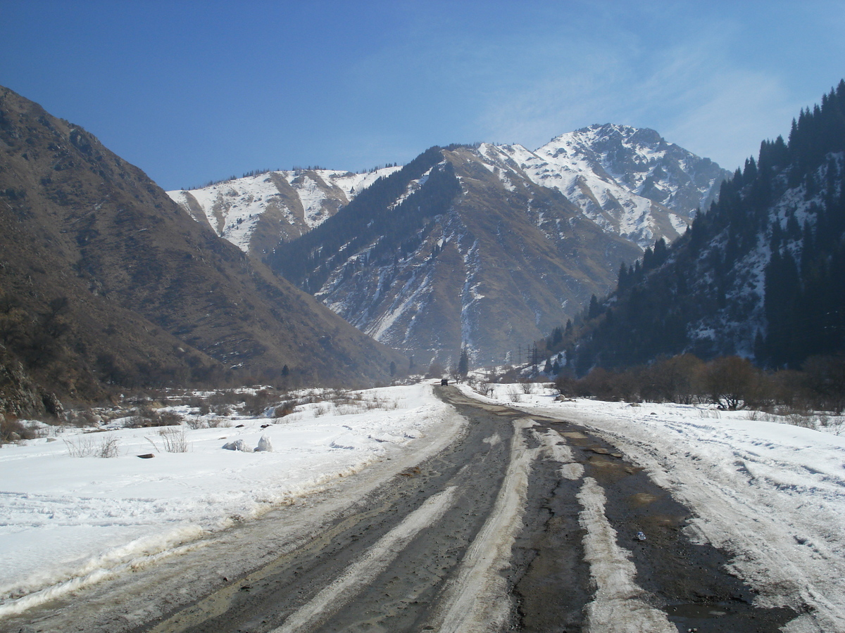 รูปถ่าย คาซัคสถาน(Kazakhstan) อุทยานแห่งชาติอีเลอาลาเตา(Ile Alatau National Park) 2007-03 23