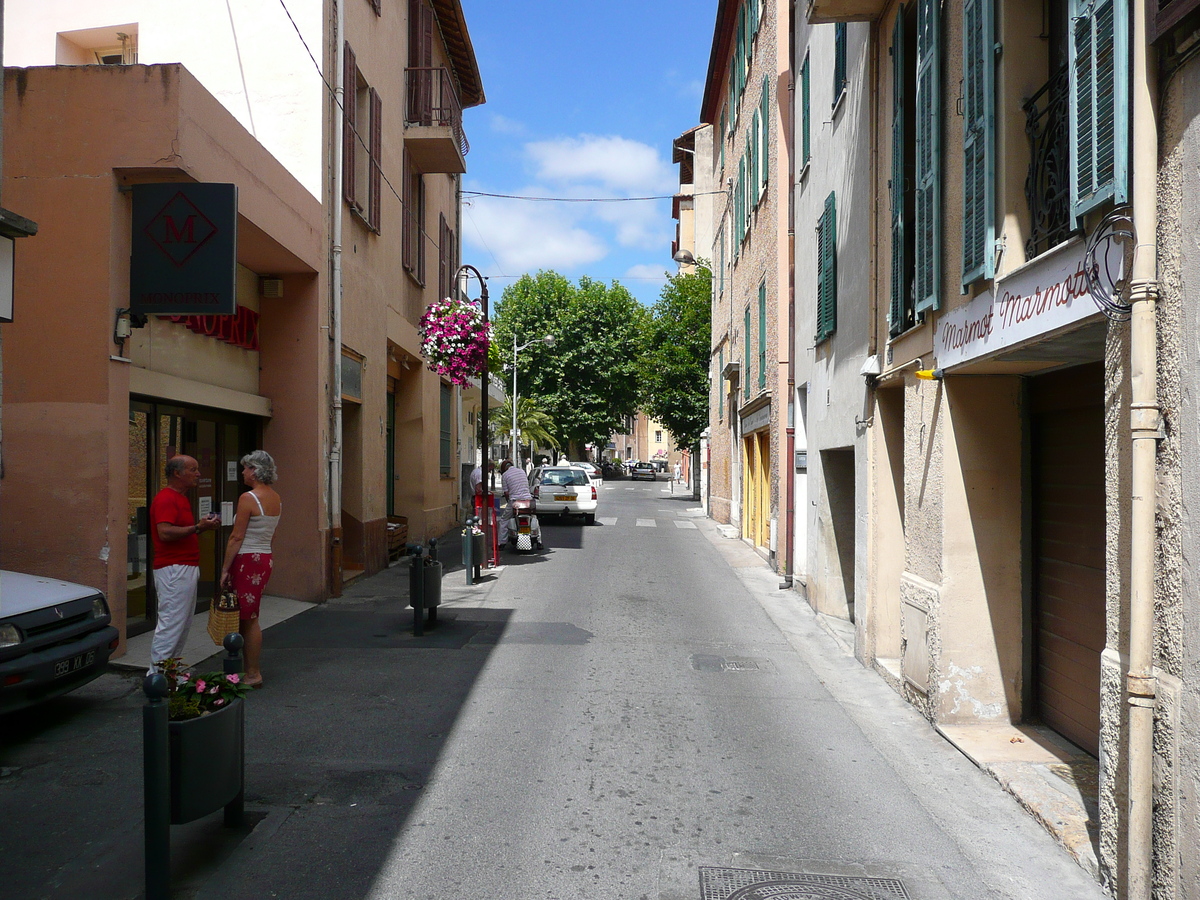 รูปถ่าย ฝรั่งเศส(France) วังซ์(Vence) ถนนอ็องรี-อีนาร์(Avenue H. Isnard) 2007-07 11